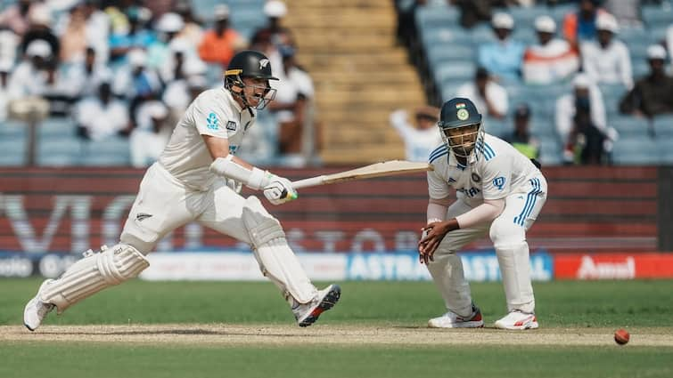 India Struggles to Overcome Kiwis' 300+ Lead in 2nd Test