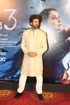 माथे पर टीका...बालों में गजरा, ‘भूल भुलैया 3’ के इवेंट में महारानी बनकर पहुंचीं ‘मंजुलिका’, लहंगे में माधुरी दीक्षित ने ढाया कहर