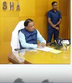 Cyclone Dana: चक्रवात 'दाना' को लेकर CM Manjhi ने की समीक्षा बैठक | ABP Shorts