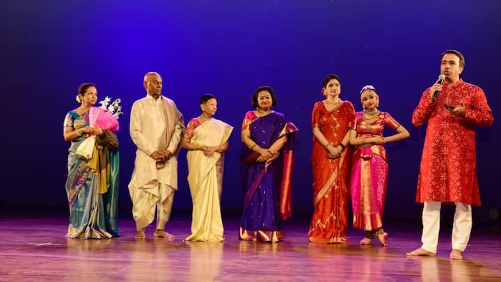 नृत्यांगना साहिरा सिंह ने रंगप्रवेशम में कुचिपुड़ी नृत्यांगना है. उन्होंने अपने नृत्य से सभी का मन मोह लिया और दर्शकों के मन में अमिट छाप छोड़ी.