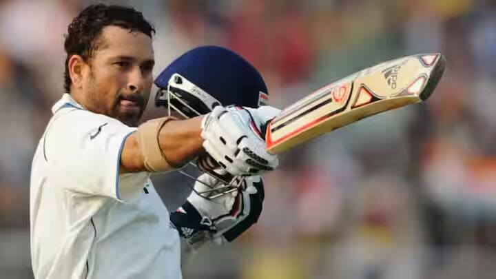 ઢાકા ટેસ્ટની વાત કરીએ તો બાંગ્લાદેશે પ્રથમ દાવમાં 184 રન બનાવ્યા હતા. જેના જવાબમાં ભારતે પ્રથમ દાવમાં 526 રનનો વિશાળ સ્કોર બનાવ્યો હતો. આ પછી બાંગ્લાદેશનો બીજો દાવ 202 રનમાં સમેટાઈ ગયો હતો. (તસવીર- સોશિયલ મીડિયા)