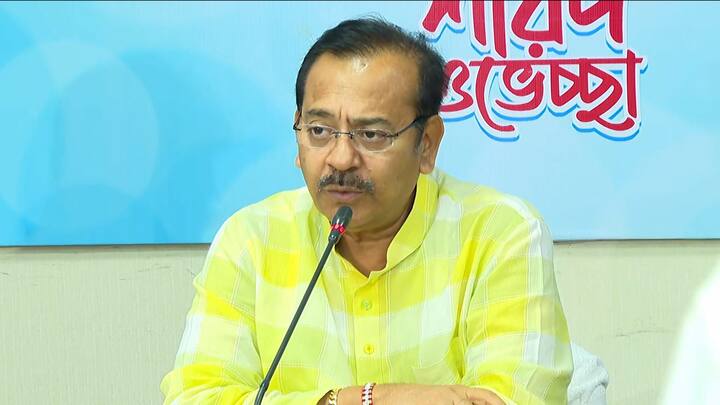 পুরসভা থেকে নজরদারিতে মেয়র। রাতে বিদ্যুৎভবনেই অরূপ বিশ্বাস।