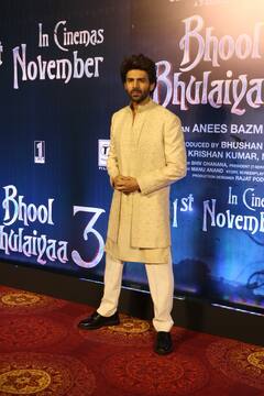 माथे पर टीका...बालों में गजरा, ‘भूल भुलैया 3’ के इवेंट में महारानी बनकर पहुंचीं ‘मंजुलिका’, लहंगे में माधुरी दीक्षित ने ढाया कहर