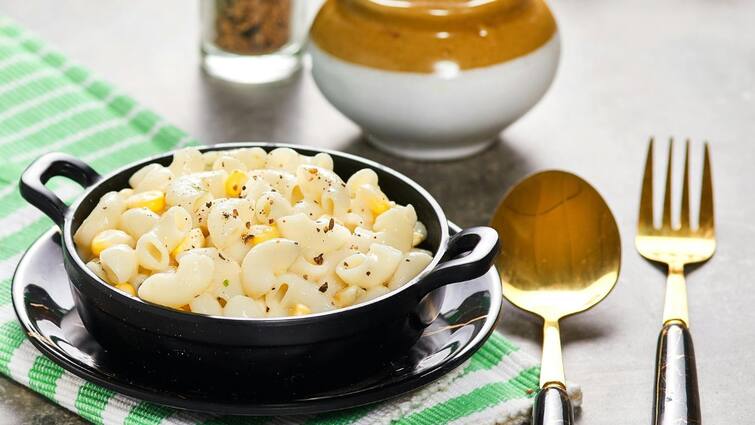 Healthy White Sauce Veg Pasta Recipe is for dinner Make a delicious meal Check here White Sauce Pasta:ஹெல்தியான ஒயிட் சாஸ் வீட்டிலேயே தயாரிப்பது எப்படி? இதோ ரெசிபி!