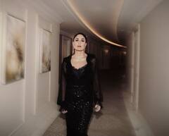Kareena Kapoor: બ્લેક આઉટફિટમાં કરીના કપૂરને આપ્યા શાનદાર પોઝ, જુઓ તસવીરો