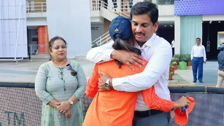 धर्म परिवर्तन मामले में फंसे भारतीय क्रिकेटर के पिता, अब बड़ा बयान देकर मचा दिया बवाल!