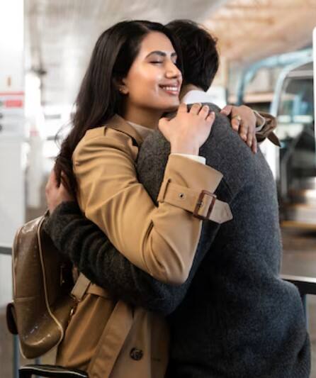 ਇਸ ਏਅਰਪੋਰਟ 'ਤੇ 3 ਮਿੰਟ ਤੋਂ ਜ਼ਿਆਦਾ ਜੱਫ਼ੀ ਪਾਉਣੀ ਪੈ ਸਕਦੀ ਮਹਿੰਗੀ, ਲੱਗ ਸਕਦਾ ਮੋਟਾ ਜ਼ੁਰਮਾਨਾ