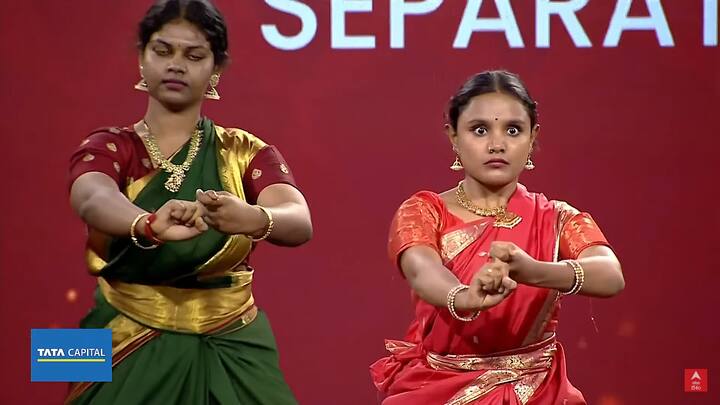 ఈ మొత్తం కథని ముద్రల రూపంలో వివరిస్తూ నాట్యానికి ఉండే భాషను అర్థమయ్యేలా వివరించారు యామిని రెడ్డి