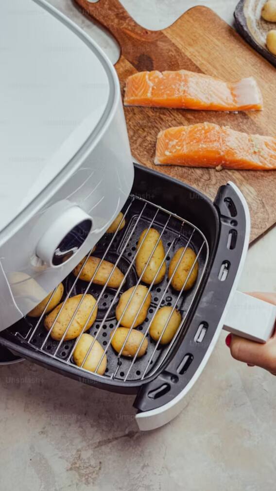 मिनटों में तैयार होगी टेस्टी डिश! दिवाली पर एकदम सस्ते में मिले रहे ये Air Fryer