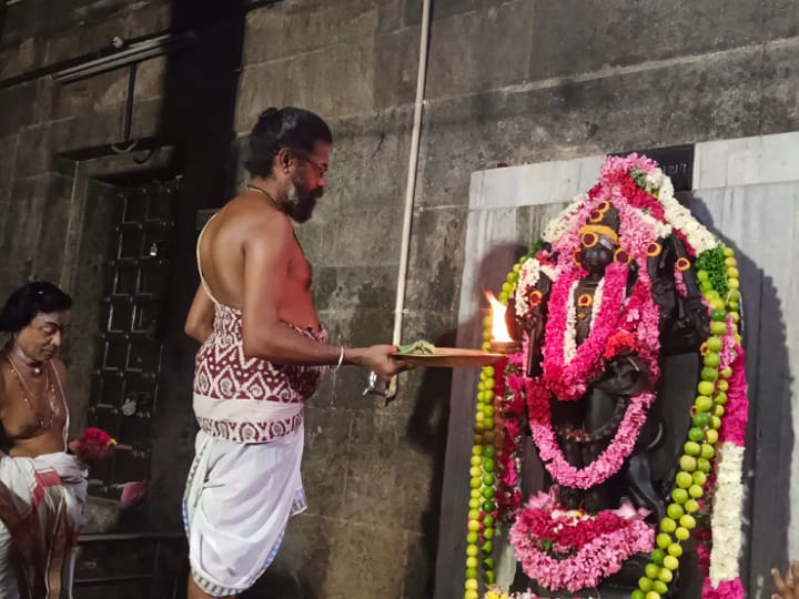 ஐப்பசி தேய்பிறை அஷ்டமி; கரூர் கல்யாண பசுபதீஸ்வரர் ஆலய கால பைரவருக்கு சிறப்பு அபிஷேகம்