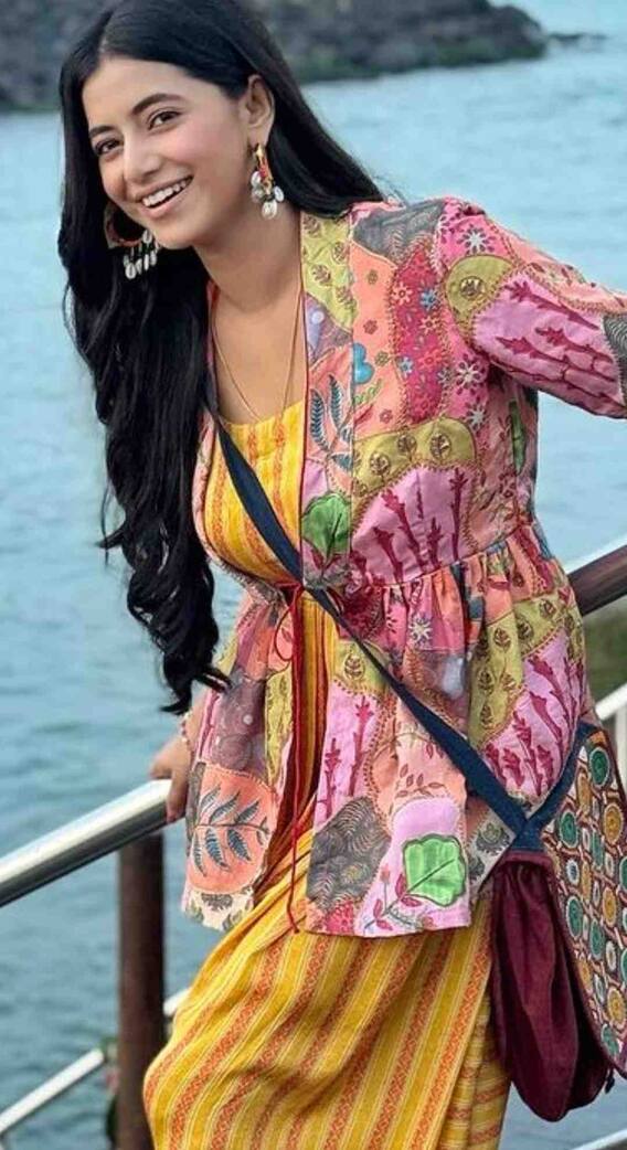 'अनुपमा' की इस एक्ट्रेस जैसी कुर्तियां पहनेंगी, तो लुक्स में लगेंगे चार चांद