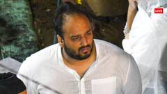 महाराष्ट्र कांग्रेस को झटका, NCP में शामिल हुए जीशान सिद्दीकी, अजित पवार ने इस सीट से दिया टिकट