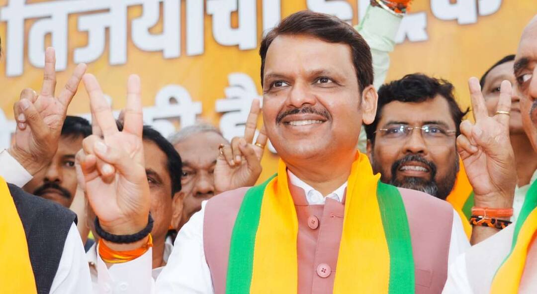 राजकीय ट्रेंडमध्ये #DevaBhau देशात पहिल्या क्रमांकावर; देवेंद्र फडणवीसांच्या शक्तिप्रदर्शनाचे एक्सवर देखील पडसाद devendra fadnavis filing nomination form today DevaBhau tops political trends in country on x platform nagpur south west assembly constituency over maharashtra assembly elections 2024 राजकीय ट्रेंडमध्ये #DevaBhau देशात पहिल्या क्रमांकावर; देवेंद्र फडणवीसांच्या शक्तिप्रदर्शनाचे एक्सवर देखील पडसाद