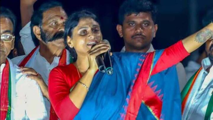 आंध्र प्रदेश कांग्रेस कमेटी (APCC) अध्यक्ष शर्मिला ने युवजन श्रमिक रायथू कांग्रेस पार्टी (YSRCP) के प्रमुख रेड्डी से पूछा कि क्या हर परिवार में अपनी मां और बहन को (विवाद में) घसीटना आम बात है.