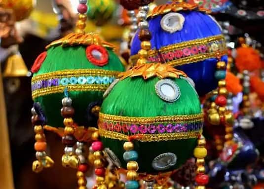 अब आप सोच रहे होंगे कि भारत में ऐसी भी जगहें हैं जहां दिवाली नहीं मनाई जाती. आइए जानते हैं कहां है ये जगह और क्यों नहीं मनाई जाती यहां दिवाली।