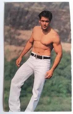 ऐसे में सलमान खान ने फिल्म के डायरेक्टर और अपने भाई सोहेल खान से पूछा कि क्या हम ये गाना बिना शर्ट के ही शूट कर ले. तो सोहेल ने भी हां कह दी और ऐसे इस गाने की शूटिंग पूरी की गई.