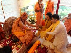 Shankaracharya Swami Avimukteshwaranand Visits Raghav And Parineeti’s Home, Blesses The Couple. Pics