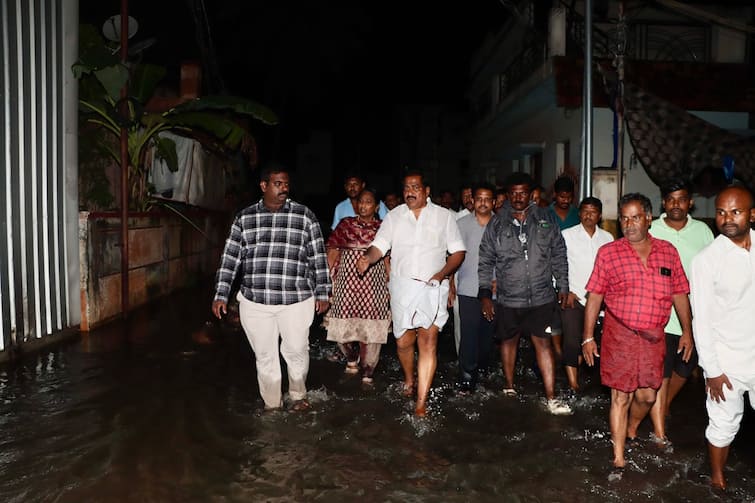 Madurai Heavy Rain; Deputies of officers - action on a war time basis: CM Stalin Madurai Rain: மதுரை கனமழை; அதிகாரிகள் அனுப்பிவைப்பு- போர்க்கால அடிப்படையில் நடவடிக்கை: முதல்வர் ஸ்டாலின்!