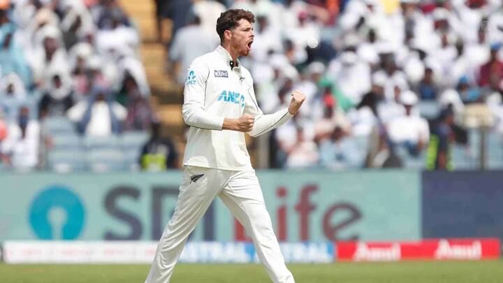 ম্যাচে ভারতের ২০টি উইকেটের মধ্যে ১৩টিই নেন স্যান্টনার।