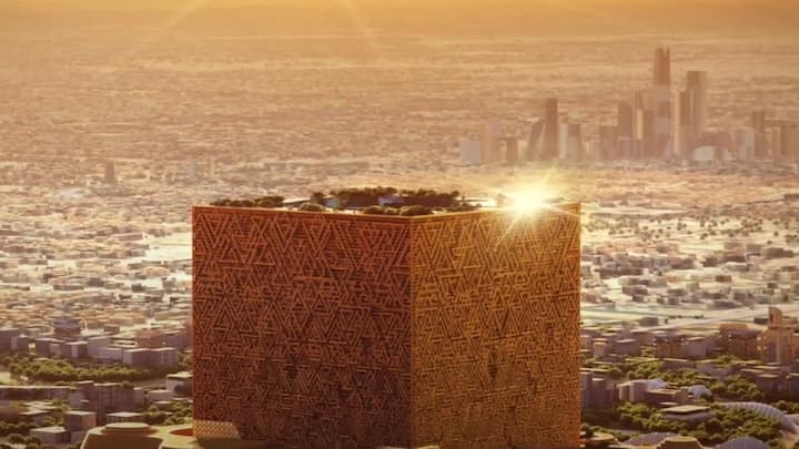 सऊदी के रियाद में बन रहा मुकाब टावर दुनिया की सबसे बड़ी बिल्डिंग बनने जा रही है, इसका काम जोरों शोरों से चल रहा है और ये जल्द ही बनकर तैयार हो जाएगी.