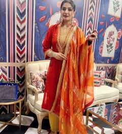 सुपरस्टार संग टूटी थी 90s की इस टॉप एक्ट्रेस की सगाई, फिर बेस्ट फ्रेंड की ही बन गई थी सौतन,