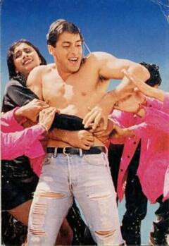 जब  मजबूरी में ‘ओ ओ जाने जाना’ के लिए सलमान खान को होना पड़ा था शर्टलेस, एक्टर के साथ हुआ था ये हादसा