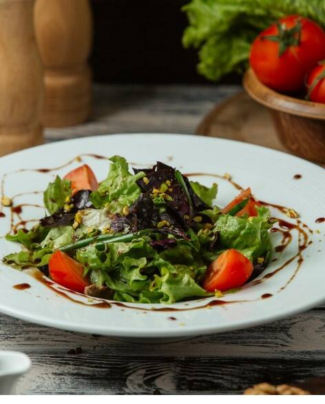 ਜੇਕਰ ਤੁਸੀਂ ਪਹਿਲਾਂ ਤੋਂ ਹੀ ਖੂਨ ਨੂੰ ਪਤਲਾ ਕਰਨ ਵਾਲੀ ਦਵਾਈ ਲੈ ਰਹੇ ਹੋ ਤਾਂ ਗਲਤੀ ਨਾਲ ਵੀ ਪਾਲਕ ਦਾ ਸੇਵਨ ਨਾ ਕਰੋ। ਪਾਲਕ ਵਿੱਚ ਮੌਜੂਦ ਵਿਟਾਮਿਨ ਕੇ ਖੂਨ ਨੂੰ ਪਤਲਾ ਕਰਨ ਵਾਲੀਆਂ ਦਵਾਈਆਂ ਨਾਲ ਪ੍ਰਤੀਕਿਰਿਆ ਕਰਦਾ ਹੈ।