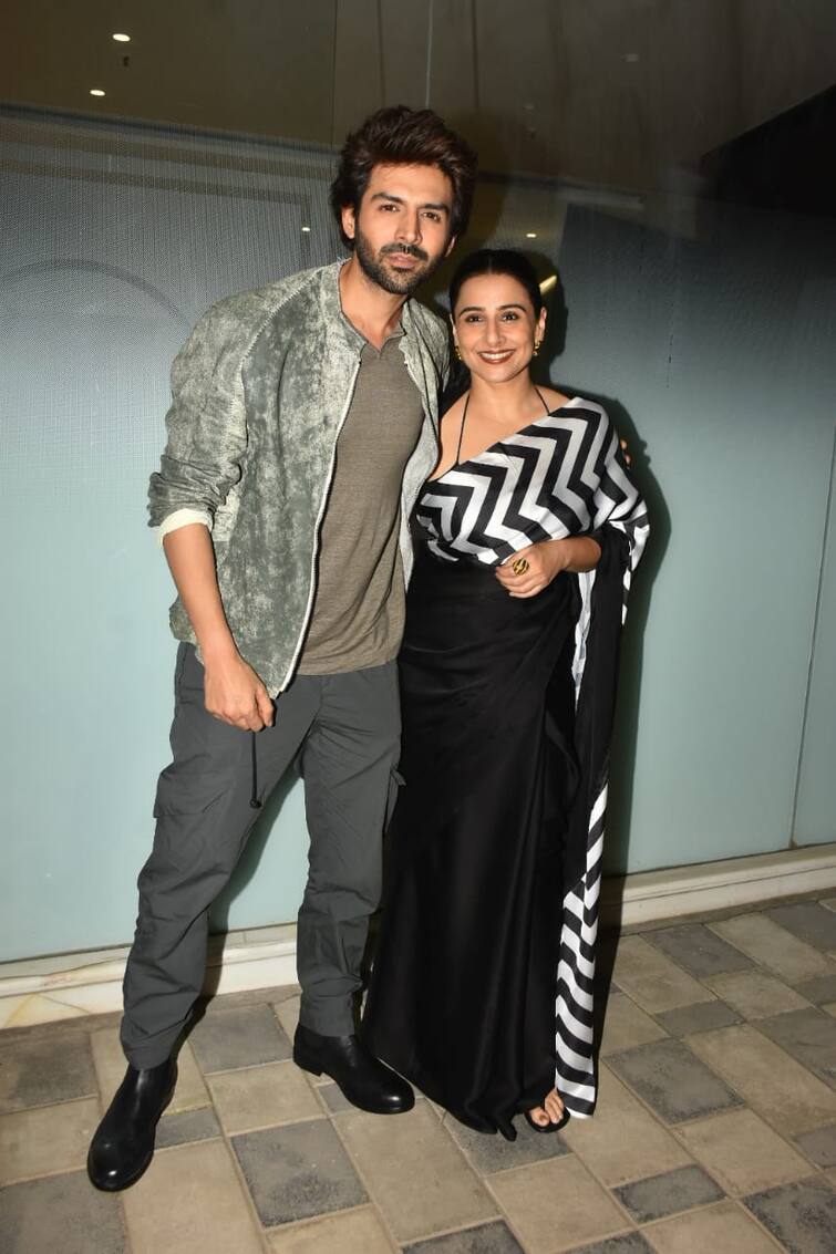 Bhool Bhulaiyaa 3: ‘मंजुलिका’ बन विद्या बालन ने फिर दबाया कार्तिक आर्यन का गला, फिल्म के प्रमोशन में दिखा ऐसा अवतार Bhool Bhulaiyaa 3: ‘मंजुलिका’ बन विद्या बालन ने फिर दबाया कार्तिक आर्यन का गला, फिल्म के प्रमोशन में दिखा ऐसा अवतार