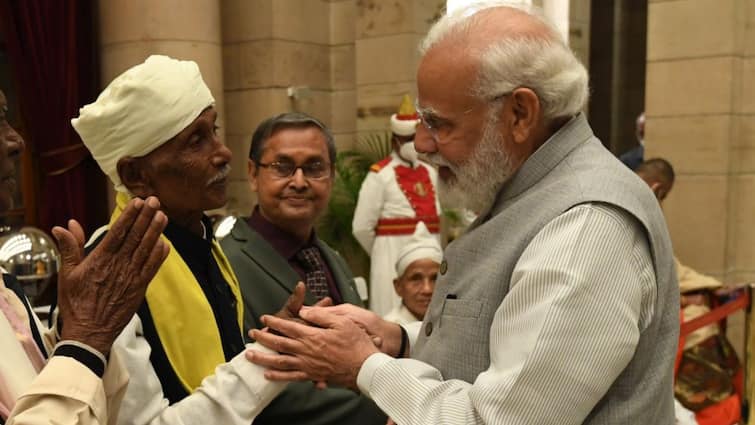 Legendary Gussadi Dance Maestro Kanaka Raju Passes Away; PM Modi, Telangana CM Pour Tributes