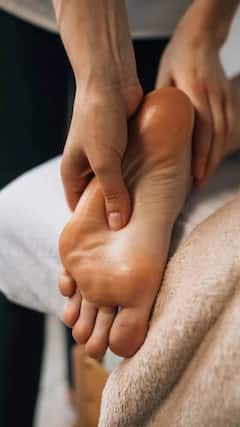 ਸੌਣ ਤੋਂ ਪਹਿਲਾਂ 10 ਮਿੰਟ ਕਰੋ ਪੈਰਾਂ ਦੀ ਮਾਲਿਸ਼, ਹੋਣਗੇ ਕਈ ਫਾਇਦੇ