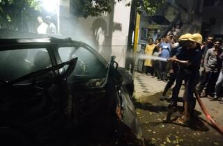 દિવાળીમાં બહાર કાર પાર્કિગ કરતા પહેલા ચેતી જજો, ભાવનગરમાં ફટાકડાથી કારમાં બ્લાસ્ટ થતાં એક બાળકી ઘાયલ