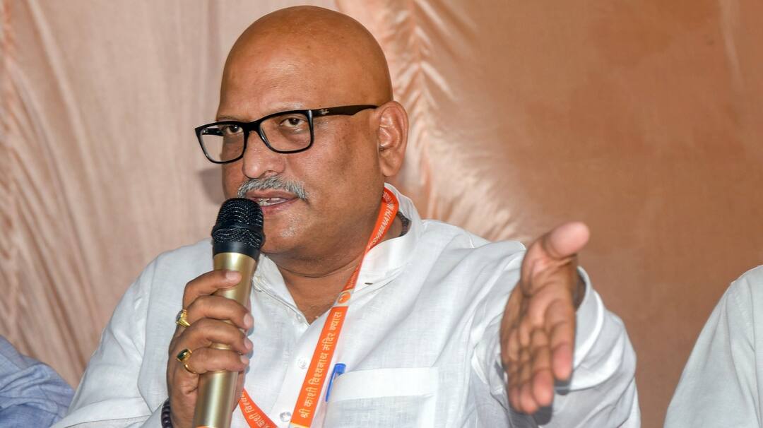 UP Politics: यूपी कांग्रेस में बगावत! अजय राय के खिलाफ खोला मोर्चा, इस सीट पर किया नामांकन UP Congress Phoolpur Seat Suresh Yadav nomination and Opened front against Ajay Rai ann UP Politics: यूपी कांग्रेस में बगावत! अजय राय के खिलाफ खोला मोर्चा, इस सीट पर किया नामांकन