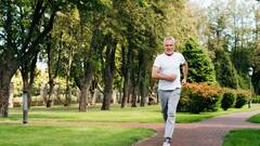 Walking Habits: হাঁটার সময় খেয়াল রাখুন এই ৫ বিষয়, উপকারের বদলে ক্ষতি হচ্ছে না তো ?