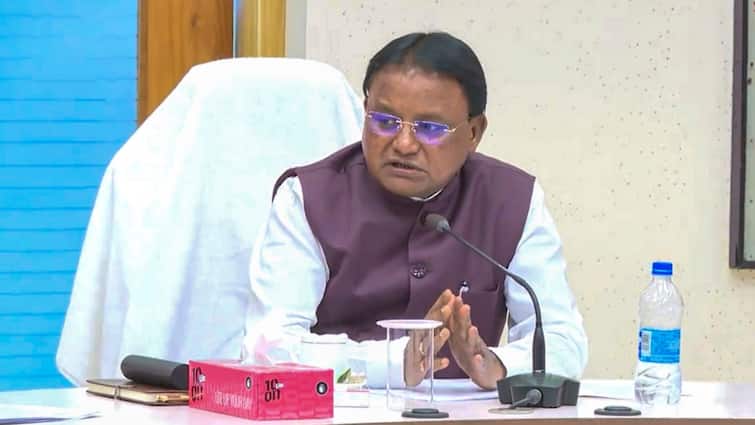Odisha 50,000 households in Kendrapara Bhadrak and Balasore still lack power Cyclone Dana 50,000 Households Still Without Power After Cyclone In Coastal Districts: Odisha CM Mohan Charan Majhi