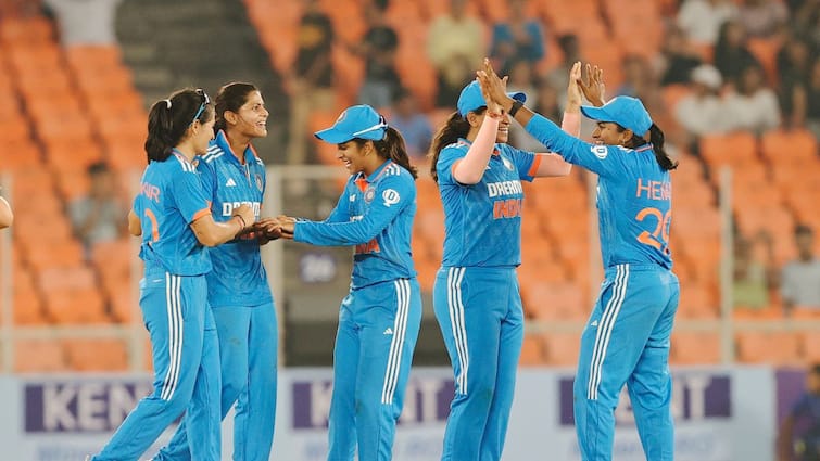 India Women Dominate New Zealand Women in 2nd ODI, Clinching Series Lead