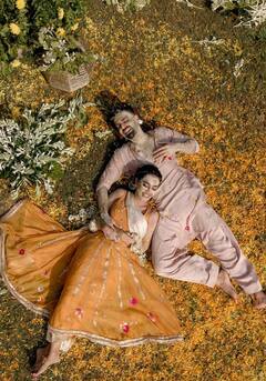 Surbhi Jyoti की शादी के फंक्शन शुरू, सामने आई हल्दी की फोटोज, एक्ट्रेस का गॉर्जियस लुक वायरल