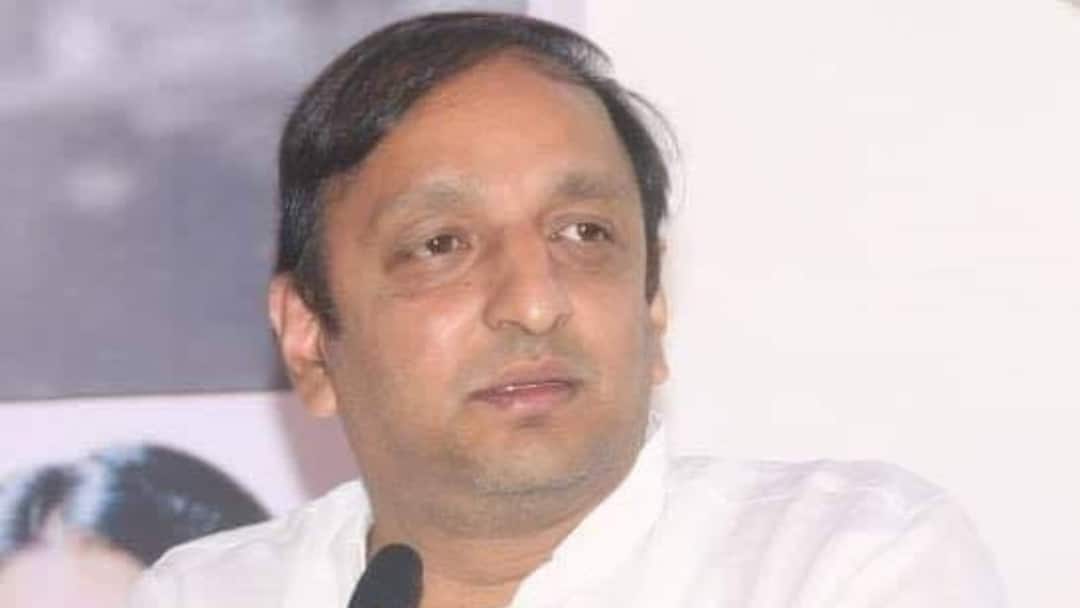 'मैं चुनाव नहीं लड़ना चाहता', महाराष्ट्र में टिकट मिलने पर भी क्यों नाराज हुए कांग्रेस उम्मीदवार सचिन सावंत? Maharashtra Assembly Election 2024 Congress candidate Sachin Sawant unhappy after getting ticket from Andheri West 'मैं चुनाव नहीं लड़ना चाहता', महाराष्ट्र में टिकट मिलने पर भी क्यों नाराज हुए कांग्रेस उम्मीदवार सचिन सावंत?