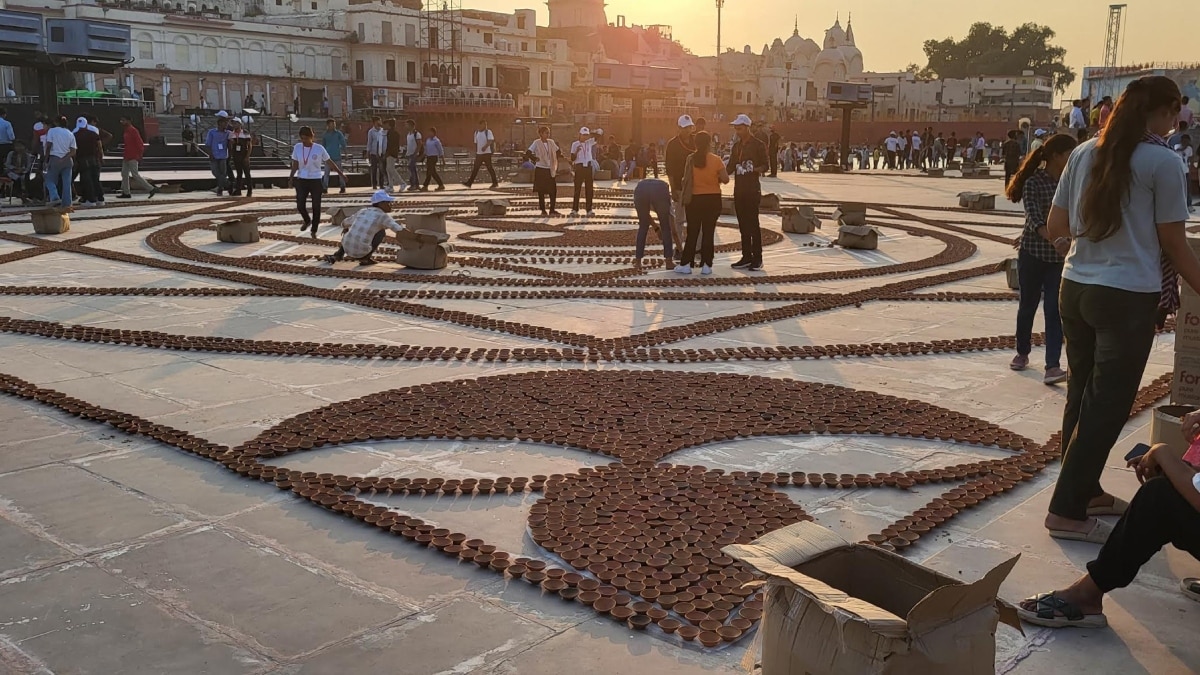 दीपोत्सव 2024: 30 हजार से अधिक वालंटियर लगा रहे 28 लाख दीप, बनेगा नया विश्व रिकार्ड