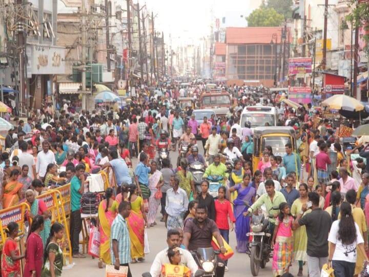 மதுரைக்கு தென் மாவட்டங்களில் இருந்து ஏராளமான பொதுமக்கள் வருகை தர தொடங்கினர்