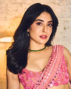 Kritika Kamra: પિંક સાડીમાં કૃતિકા કામરાએ કરાવ્યું ગ્લેમરસ ફોટોશૂટ, જુઓ તસવીરો