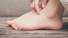 Foot Crack Problem: সারাবছরই পা-ফাটার সমস্যা? সহজ নিয়ম মেনেই হবে সমাধান