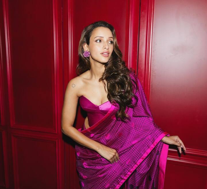 वहीं बात करें तृप्ति डिमरी की अपकमिंग फिल्म ‘भूल भुलैया 3’ की तो ये दीवाली के मौके पर यानि 1 नवंबर को रिलीज होने वाली है.