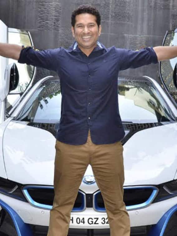 किस क्रिकेटर के पास है सबसे महंगी कार