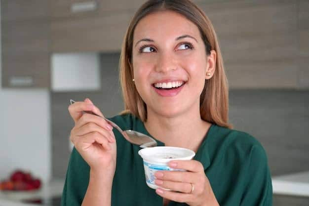 Calcium is very important for the bones of our body. Due to its deficiency, bones become smaller and weaker. In such a situation, calcium can be provided by eating curd. A good amount of calcium is found in curd.