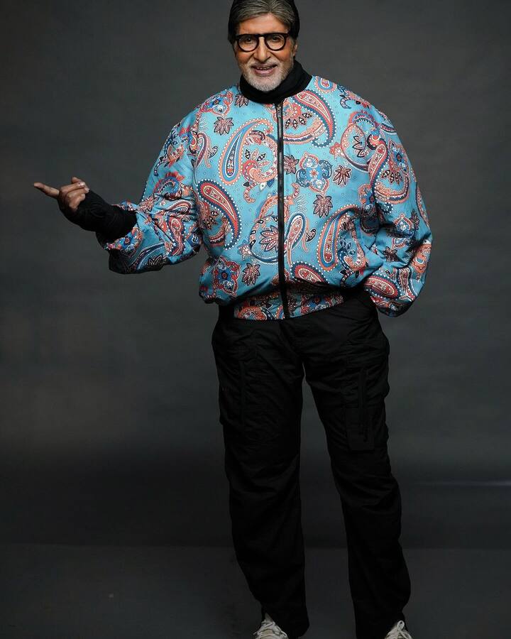 लेकिन जैसे ही 90 का दौर आया. वैसे-वैसे अमिताभ बच्चन का चार्म थोड़ी फीका पडने लगा. दरअसल उनकी टक्कर किसी हिंदी फिल्म स्टार से नहीं बल्कि साउथ सिनेमा के सुपरस्टार चिरंजीवी से हुई थी.