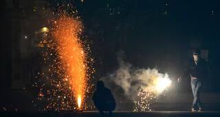 Diwali 2024: મુંબઈમાં આટલા વાગ્યા સુધી જ ફટાકડા ફોડી શકાશે, BMCએ ગાઈડલાઈન જાહેર કરી 