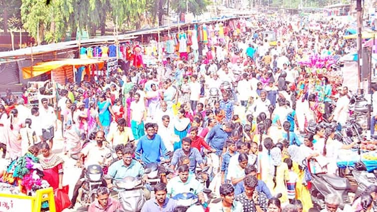 Diwali festival Tanjore, Kumbakonam Swarming crowd - TNN தஞ்சை, கும்பகோணத்தில் அலைமோதும் மக்கள் கூட்டம்: எதற்காக தெரியுங்களா?