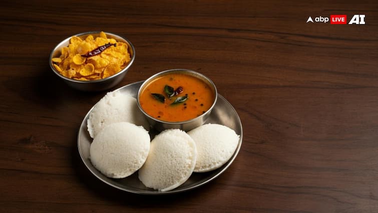 Is it better to eat idli or cornflakes for breakfast, which are healthier?