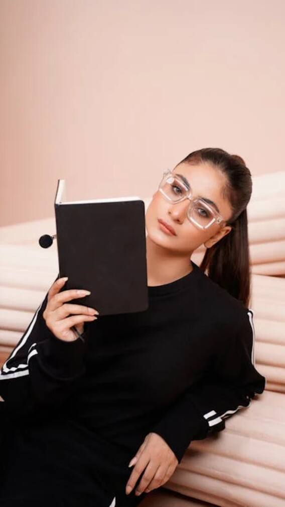 गुलाबी गाल, हसरे डोळे अन् पाकिस्तानी की अफगाणी, कुठल्या मुली जास्त सुंदर असतात?