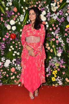 हिना खान से लेकर अंकिता- प्रियंका तक, एकता कपूर की दीवाली पार्टी में स्टाइल में पहुंचे सेलेब्स, देखें Pics